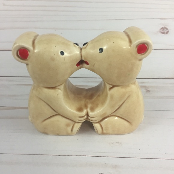 Vintage Salt Pepper Shaker Napkin Holder Ceramic Kissing Bears One Piece Japan - Picture 4 of 6